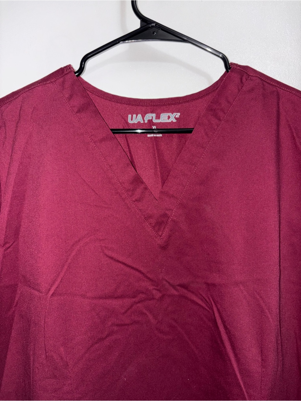 Uniform Advantage UA FLEX2 V-neck Scrub Top in Burgundy